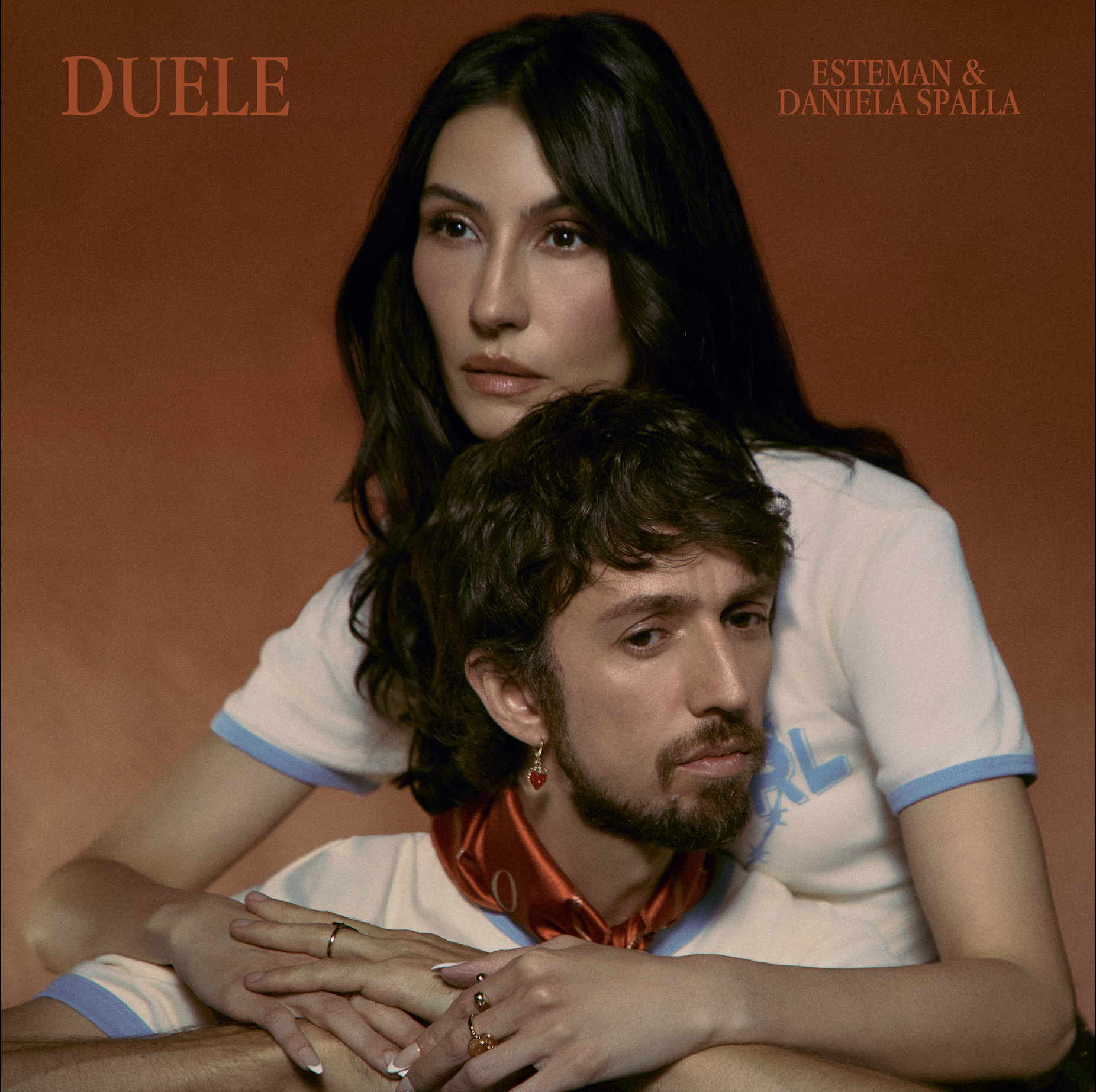 Esteman y Daniela Spalla lanzan “Duele”: una balada folk que abraza el adiós sin rencor