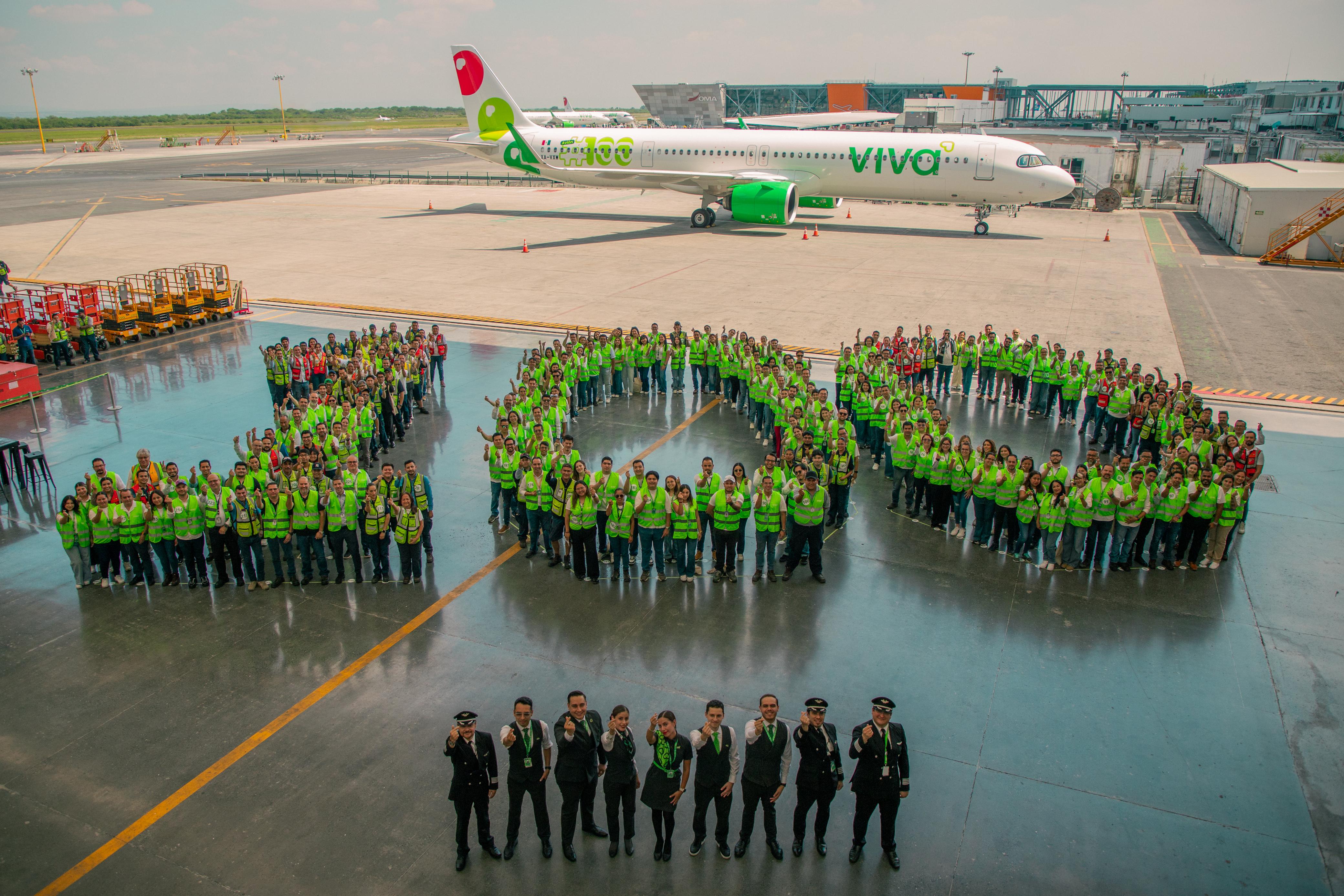 Viva Aerobus celebra un hito histórico con la llegada de su avión número 100