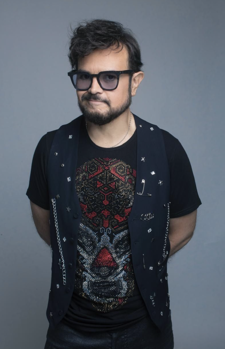 Aleks Syntek se convierte en el primer artista mexicano en compensar su huella de carbono y recibe el nombramiento como Embajador Oficial de Nat5