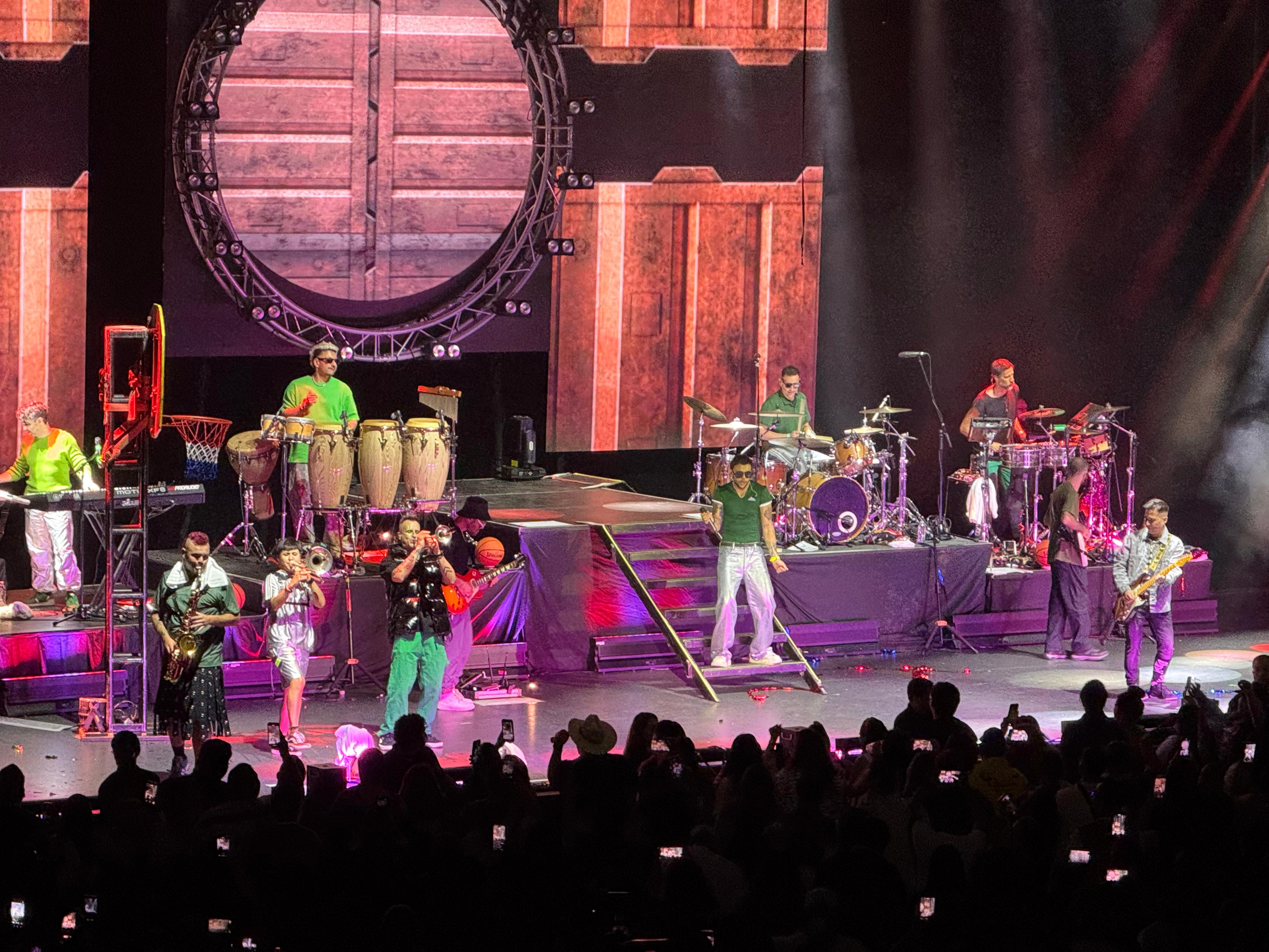 Los Caligaris hacen vibrar Monterrey con un show lleno de alegría, circo y nostalgia en el Escenario GNP Seguros