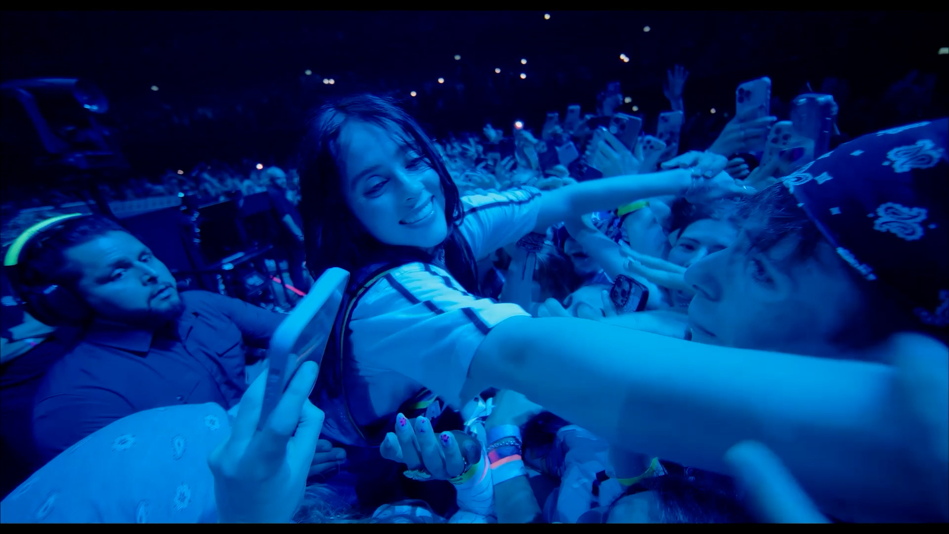 Billie Eilish lleva su gira a otro nivel con “Hit Me Hard and Soft: El Tour en 3D”