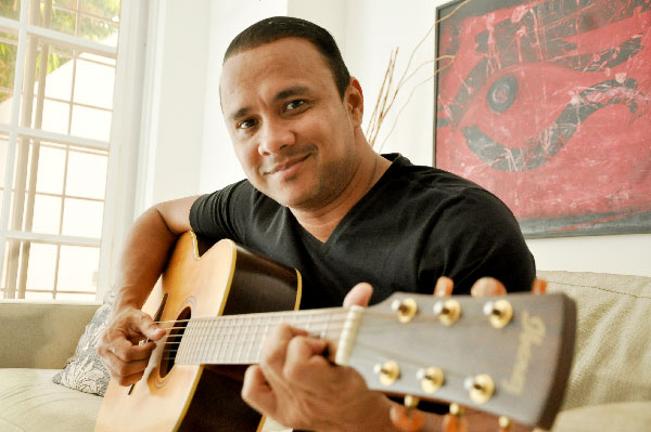 Wilfran Castillo llegará a Monterrey con una noche llena de poesía y vallenato