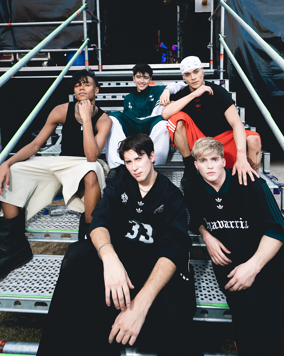 SANTOS BRAVOS consolidan su debut en festivales con shows en Colombia y Monterrey 🎤🔥