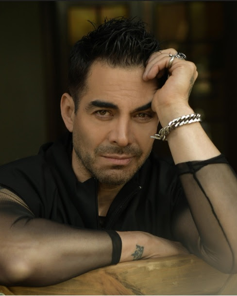 OMAR CHAPARRO LANZA “TE MERECES”, EL PRIMER ADELANTO DE SU NUEVO ÁLBUM 🎶✨