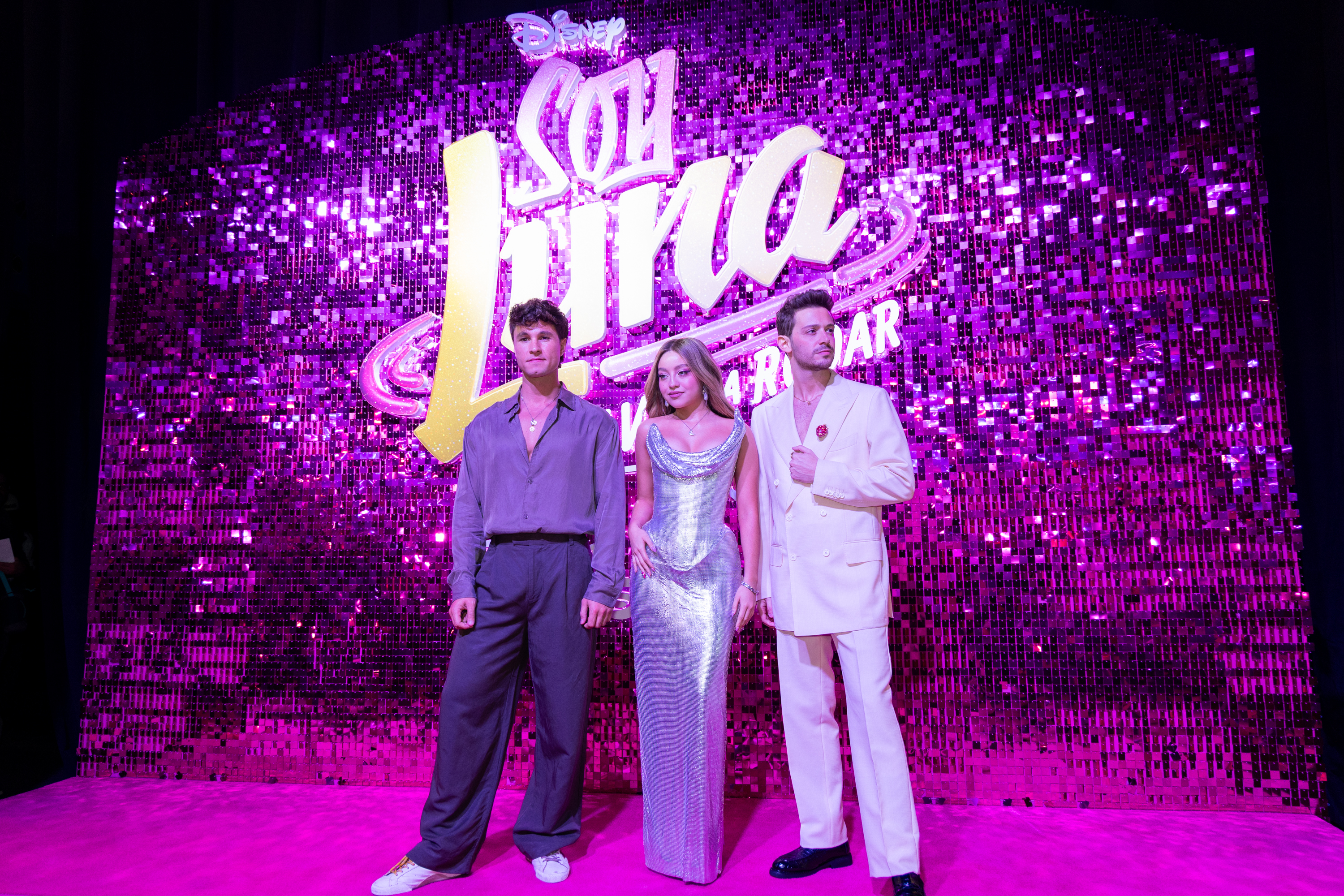 Karol Sevilla, Michael Ronda y Ruggero celebran el regreso de Soy Luna con una emotiva premiere en la Ciudad de México